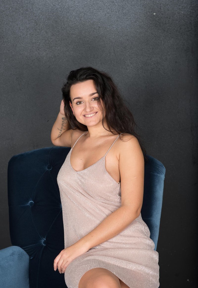 Христина, 25